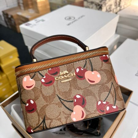 Coach   Vanity bags