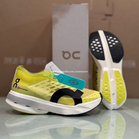 On CloudBoom Strike Limelight