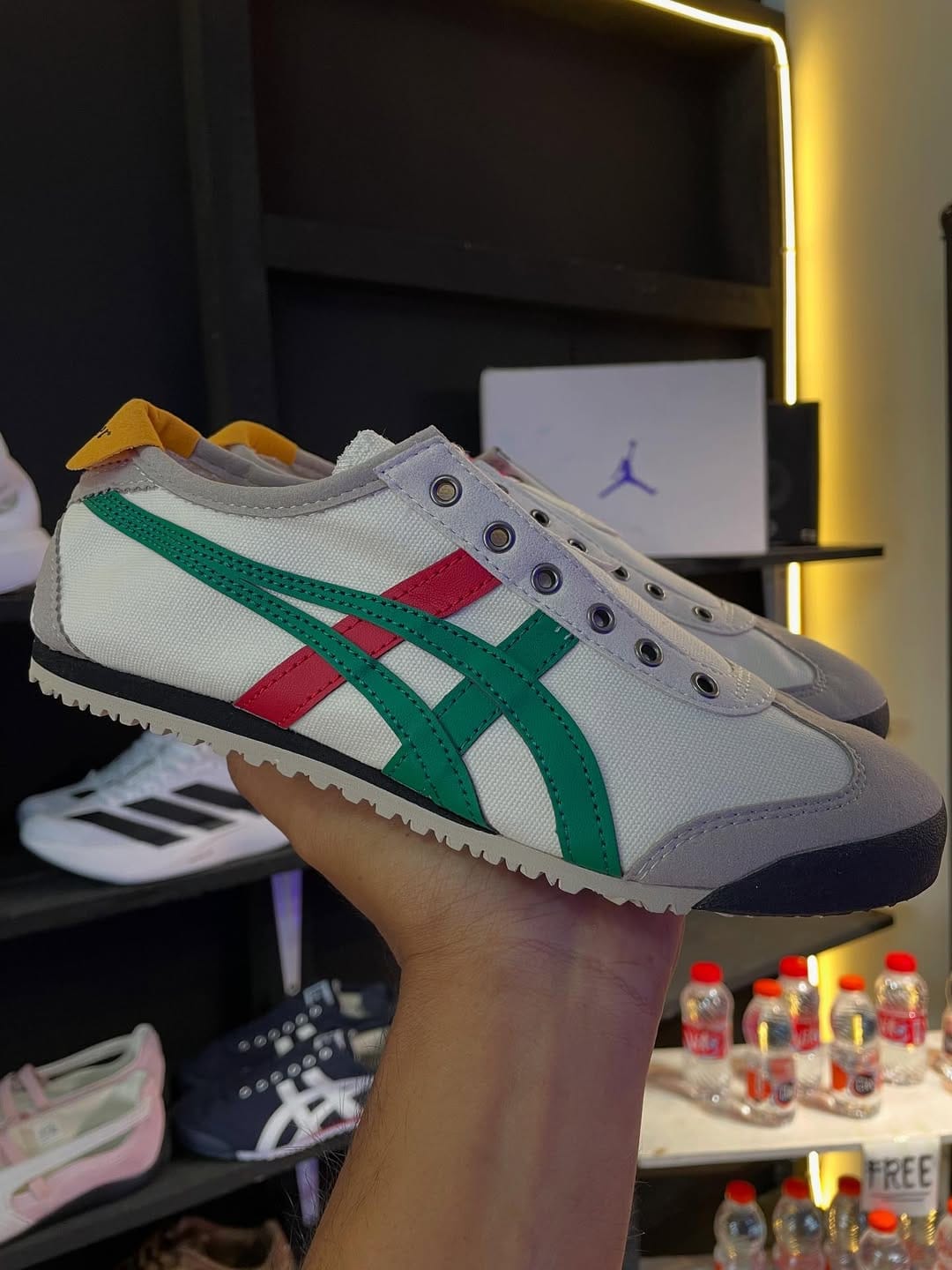 Tiger Mexico 66 "Birch Green Red Yellow 7a Quality Replicas are the first copy products such as copycats shoes, watches, clothing, bags, and electronics. Tiger Mexico 66 "Birch Green Red Yellow - Image 8