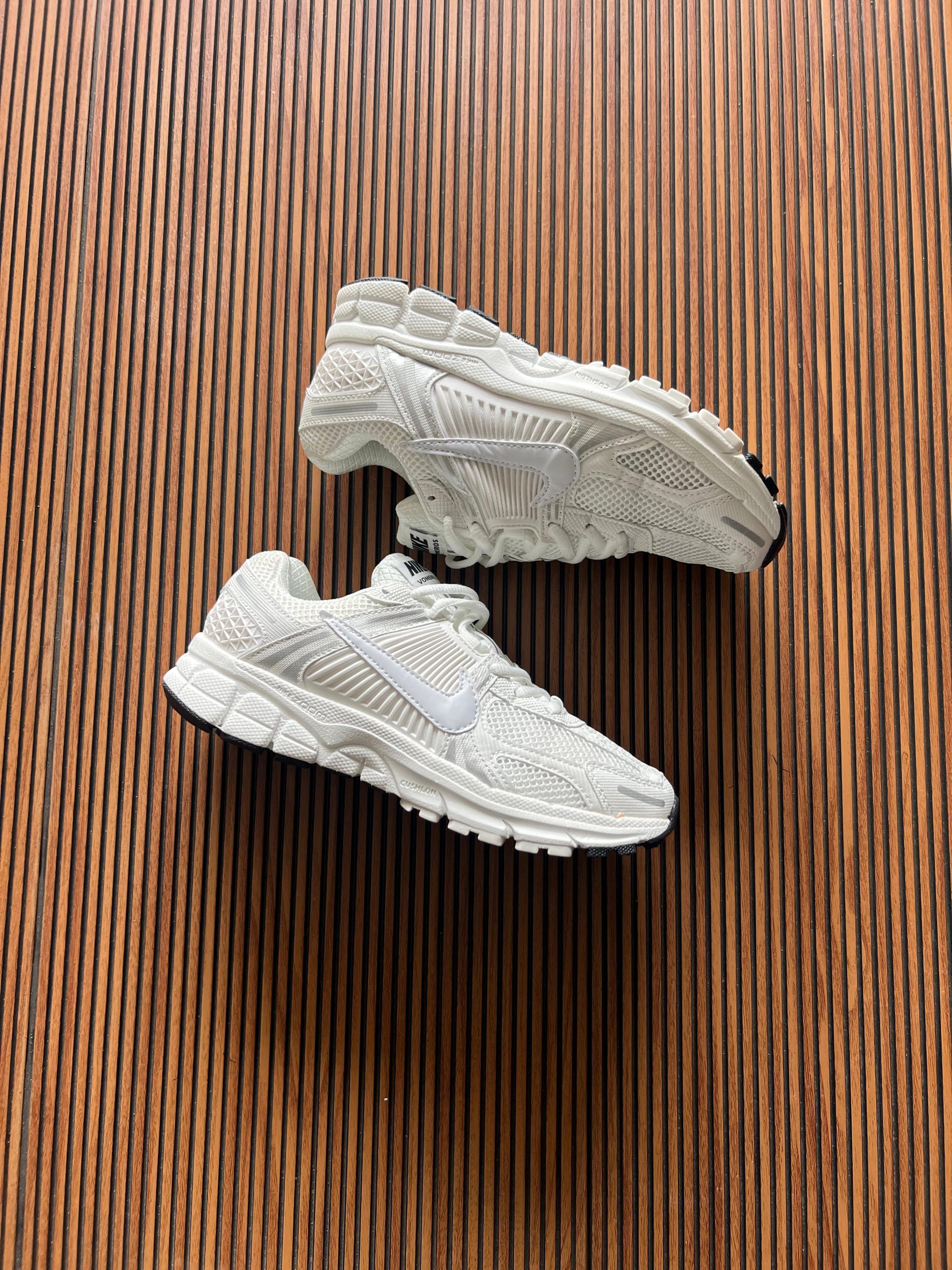 Nike zoom vomero.5 (girls) 7a Quality Replicas are the first copy products such as copycats shoes, watches, clothing, bags, and electronics. Nike zoom vomero.5 (girls) - Image 8