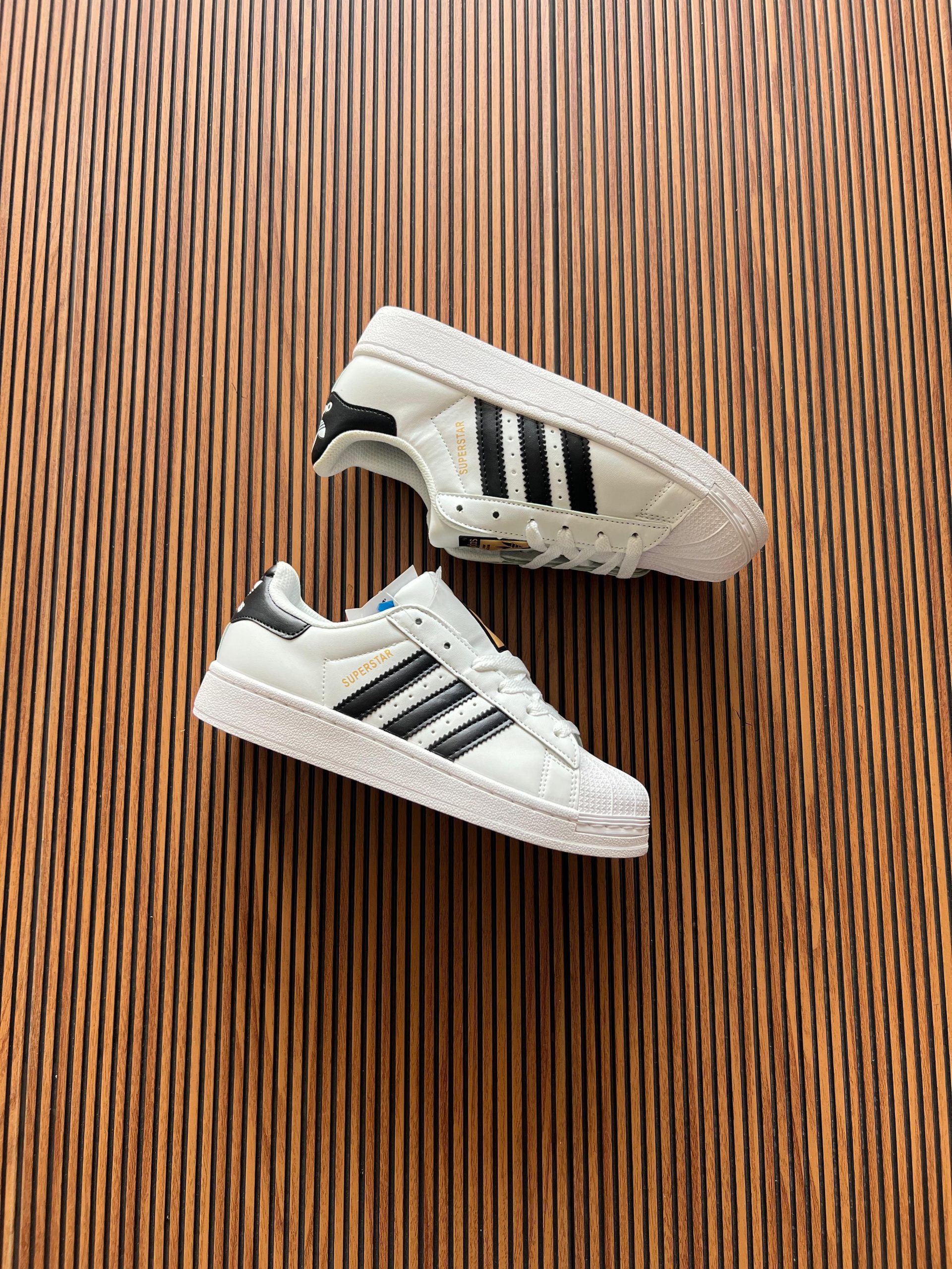 Adidas superstar full leather quality (unisex) 7a Quality Replicas are the first copy products such as copycats shoes, watches, clothing, bags, and electronics. Adidas superstar full leather quality (unisex) - Image 2