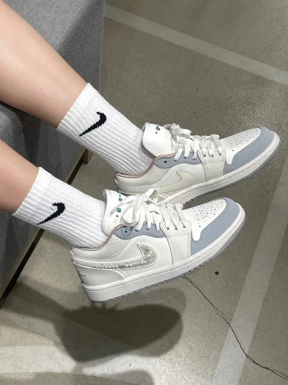 Nike Air Jordan Retro 1 Low "Sail Soft Pearl 7a Quality Replicas are the first copy products such as copycats shoes, watches, clothing, bags, and electronics. Nike Air Jordan Retro 1 Low "Sail Soft Pearl