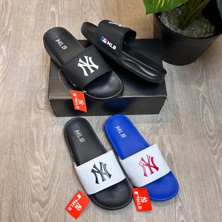 MLB New York Yankees Premium Flip-Flops