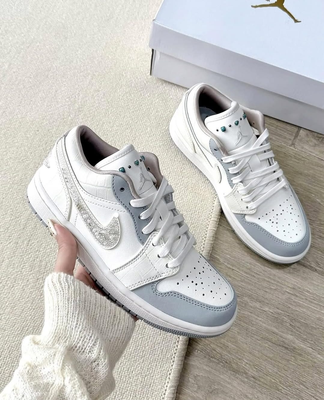 Nike Air Jordan Retro 1 Low "Sail Soft Pearl 7a Quality Replicas are the first copy products such as copycats shoes, watches, clothing, bags, and electronics. Nike Air Jordan Retro 1 Low "Sail Soft Pearl - Image 6