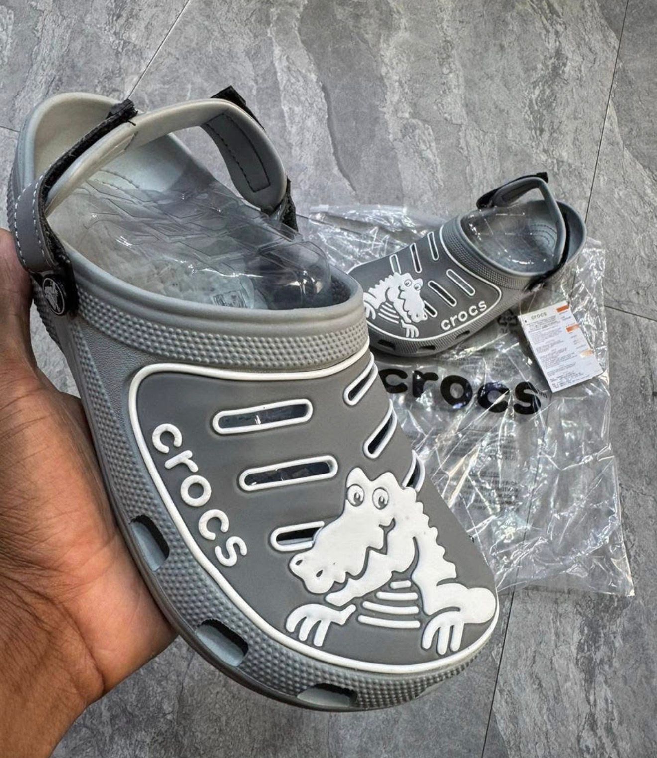 Crocs crocodile 7a Quality Replicas are the first copy products such as copycats shoes, watches, clothing, bags, and electronics. Crocs crocodile - Image 3