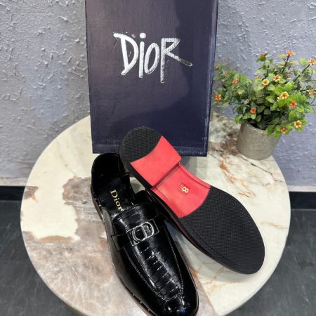 Home 7a Quality Replicas are the first copy products such as copycats shoes, watches, clothing, bags, and electronics. DIOR OG LEATHER LOAFER